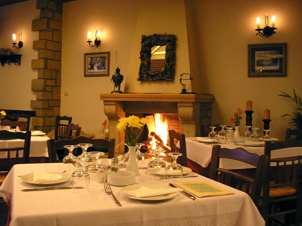 To Archontiko Restaurant in Aráchova