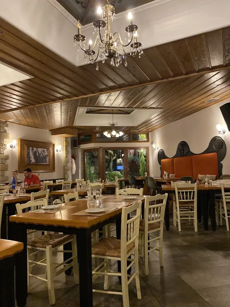 To Archontiko_Aráchova_slider_image_3