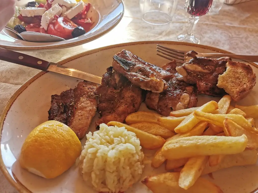 Taverna Christos_Aráchova_slider_image_3