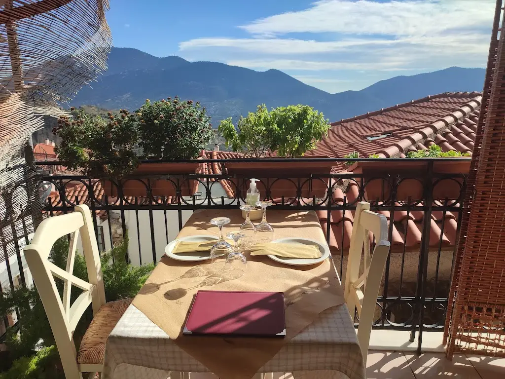 Ladokolla arachova Restaurant in Aráchova