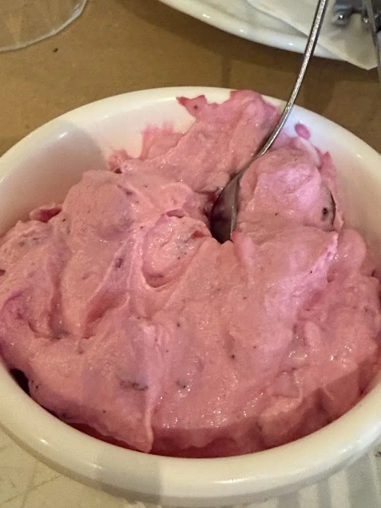 Saumya Bhattacharya_Oistros_Aráchova_Bewertung