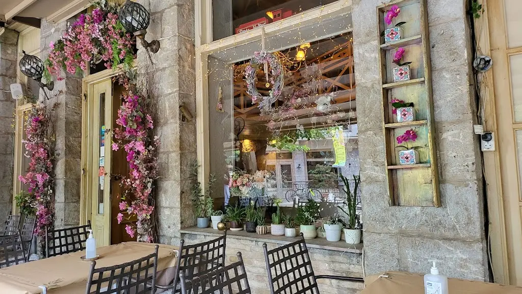 Oistros Restaurant in Aráchova