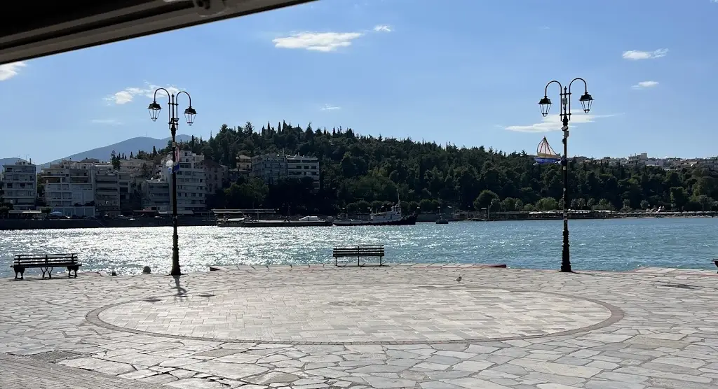 Claire Tozer_Το Σπιτικό Μεζεδοπωλείο - Ουζερί_Chalkída_Bewertung