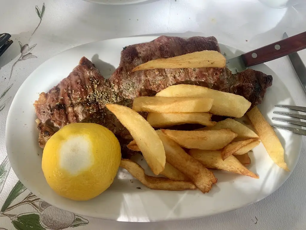 Joy Hoang_ΕΚΑΤΗ RESTAURANT_Dístomo_Bewertung