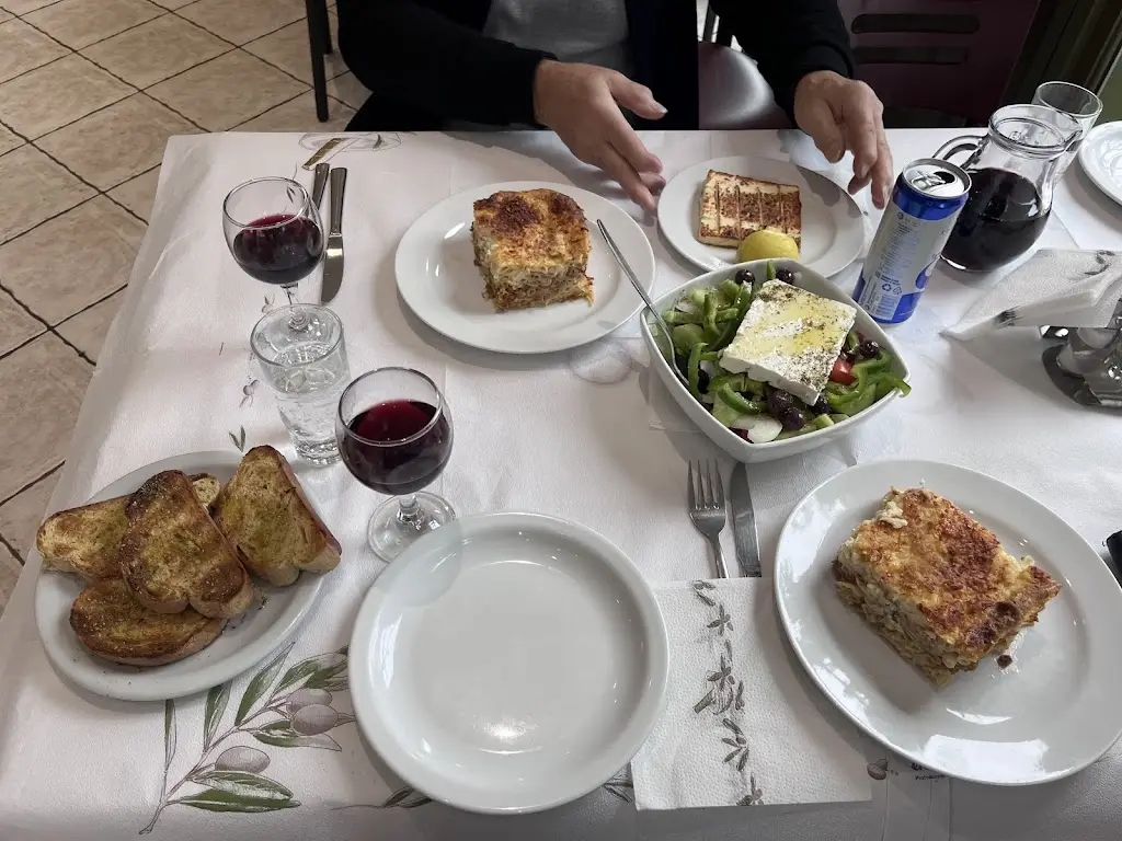 ΕΚΑΤΗ RESTAURANT_Dístomo_slider_image_3