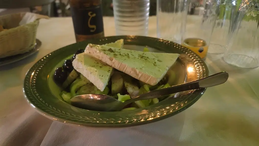 Menü_Ο ΣΩΤΗΡΗΣ ΨΗΤΟΠΩΛΕΙO_Áyios Konstandínos_Bild_1