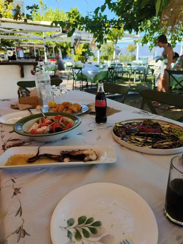 Menü_Ο ΣΩΤΗΡΗΣ ΨΗΤΟΠΩΛΕΙO_Áyios Konstandínos_Bild_3