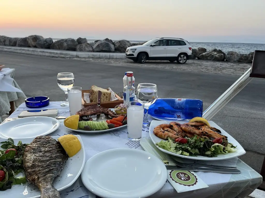 Akrogiali_Áyios Konstandínos_slider_image_3