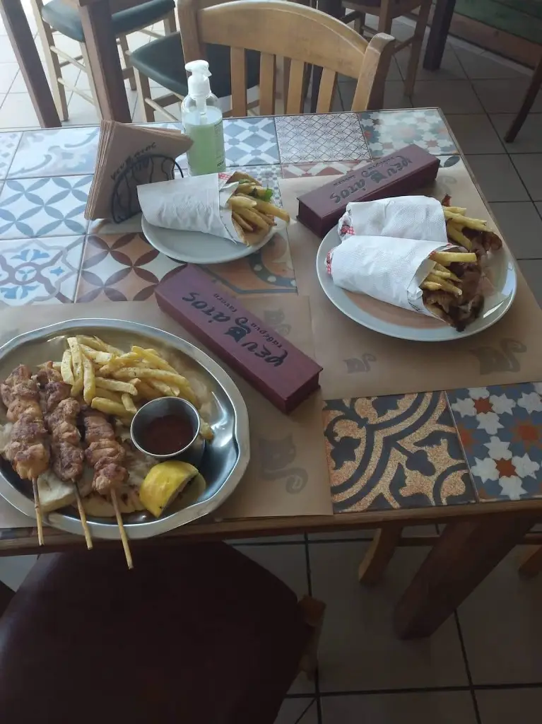 Fevgatos_Áyios Konstandínos_slider_image_3