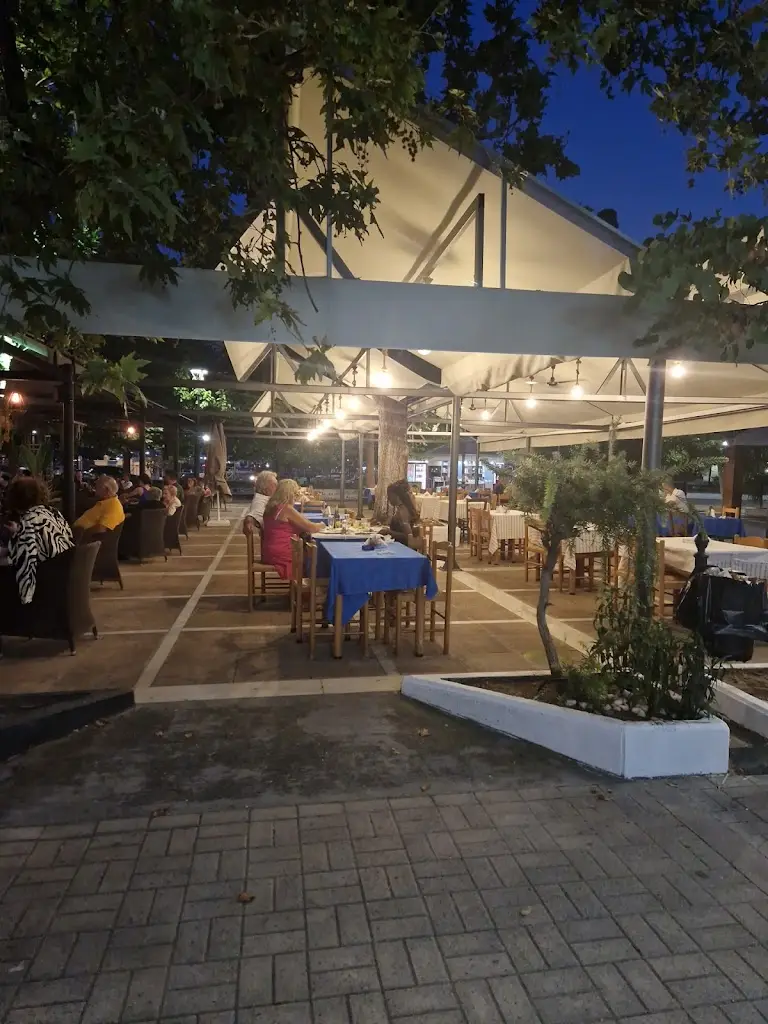 Simon Doleschal_Στου Γρηγόρη την ταβέρνα_Áyios Konstandínos_Bewertung