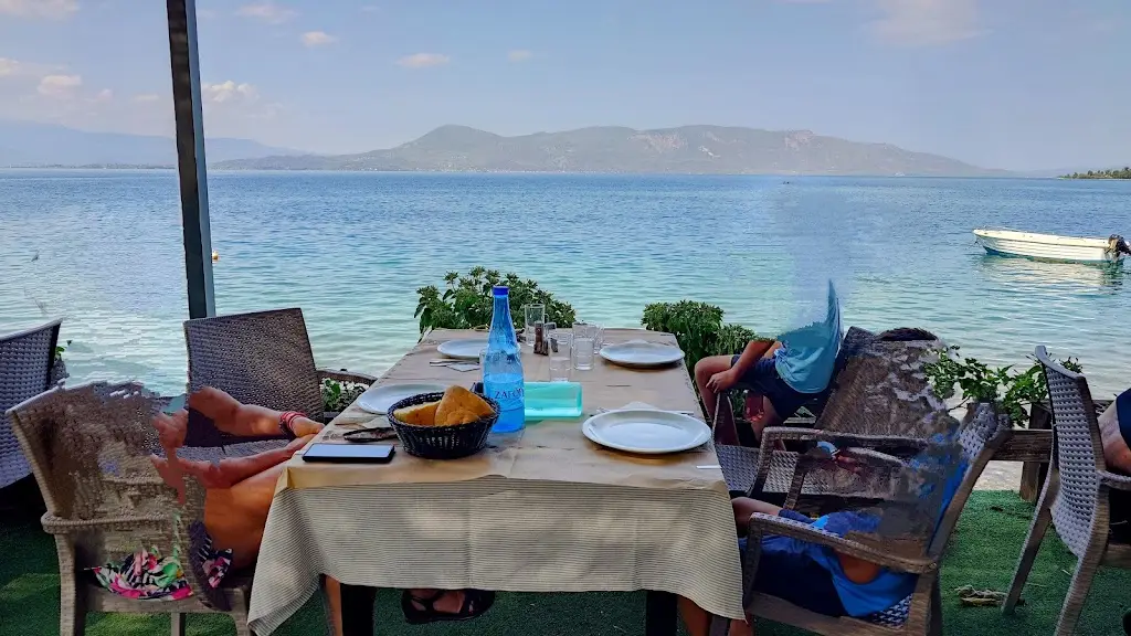 Albert Radu_Dimos_Áyios Konstandínos_Bewertung