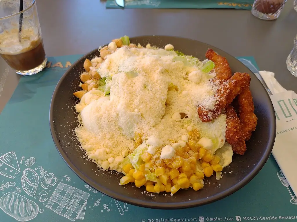 Pawel Jackowski_Molos Cafe_Itéa_avis