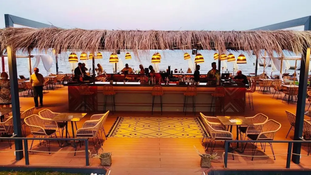 Riviera restobar Restaurant in Erétria