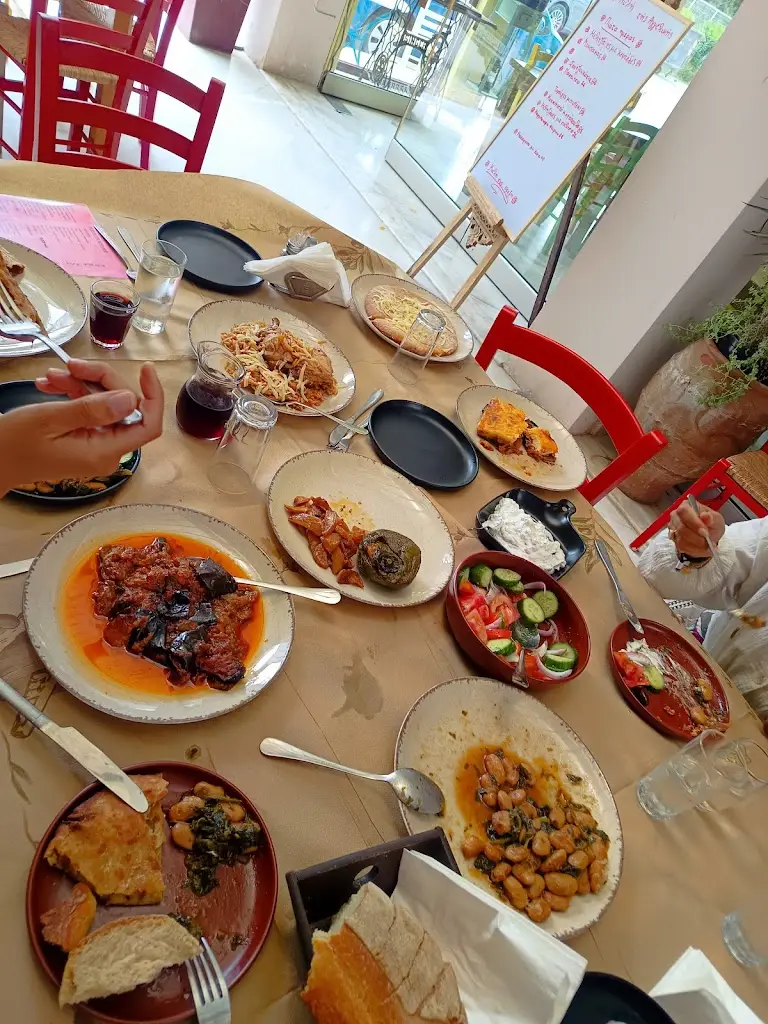 Moritz Höhne_Η Αυλή της Αγγελικής_Erétria_Bewertung