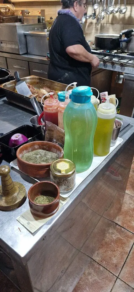 Tom (Bozz)_Η Αυλή της Αγγελικής_Erétria_Bewertung