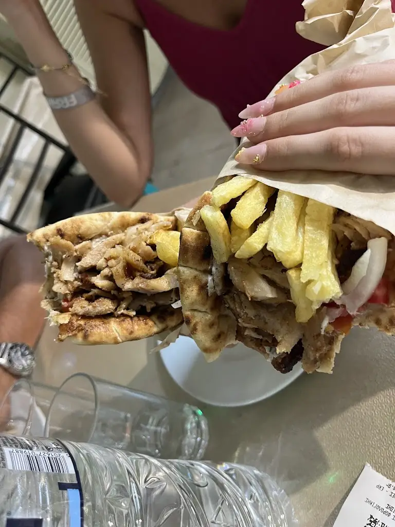 Charlotte Mestre_Καρυστινός & Ρένα_Erétria_Bewertung