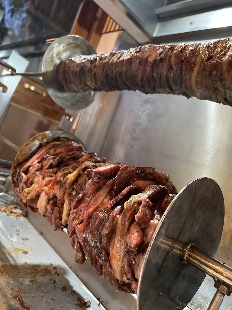 Meat me Here_Erétria_slider_image_2