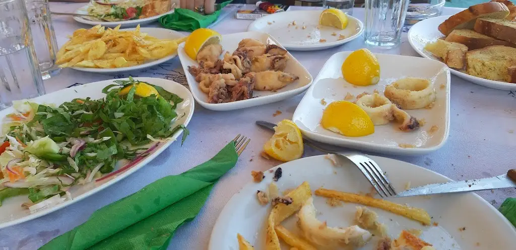 Menü_Ψαροταβέρνα - Ουζερί ''Νέα Ψαρά''_Erétria_Bild_7