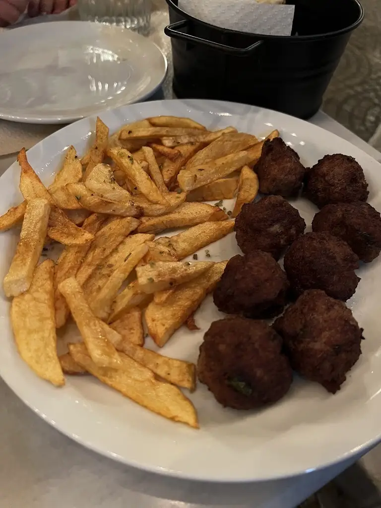 Luis Javier Carracedo Cordovilla_καφενείο | μαγειρείο «Η συνάντησις»_Erétria_Bewertung