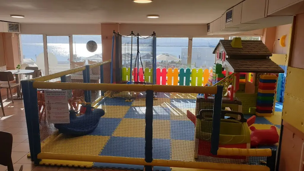 Momenti Cafe Pizzeria Play Room Παιδοτοπος_Erétria_slider_image_3
