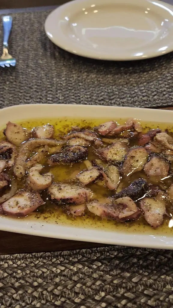 victoria scott-baker_Riviera Kitchen & Grill_Álimos_review