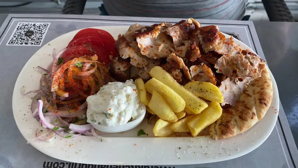 Riviera Kitchen & Grill_Álimos_slider_image_2