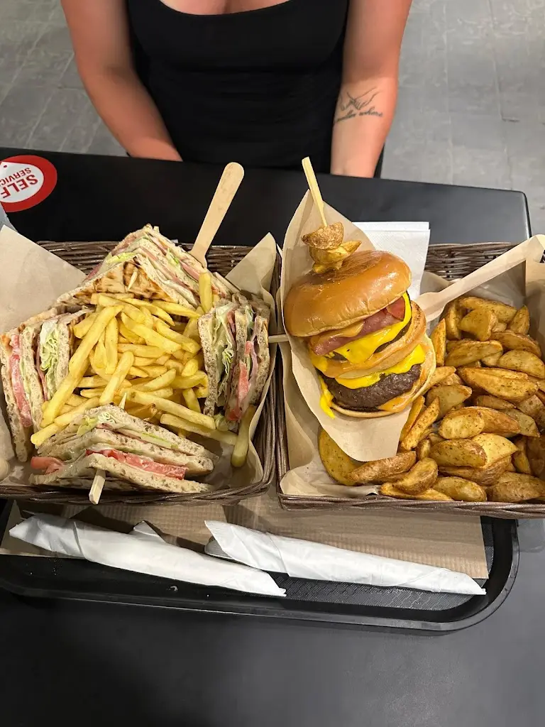 giada sinibaldi_GeMa Pizzeria_Erétria_Bewertung