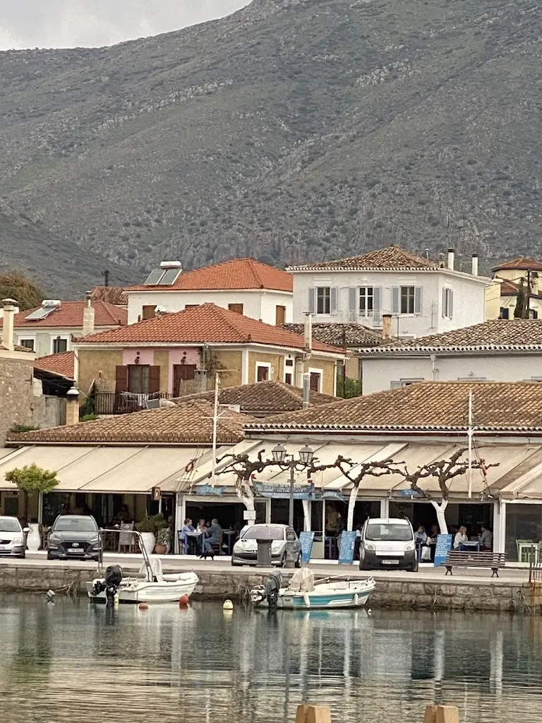 MD A_Αναμνήσεις από τα λιμάνια_Galaxídhion_Bewertung