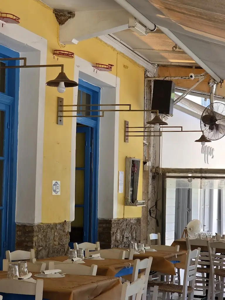 Porto restaurant_Galaxídhion_slider_image_3