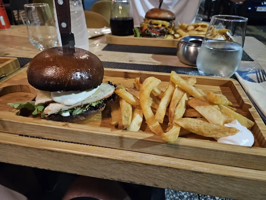 Menu_Bebi's_Álimos_image_5