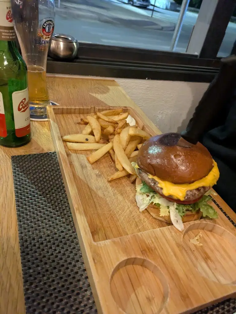 Rebecca Silk_Bebi's_Álimos_review