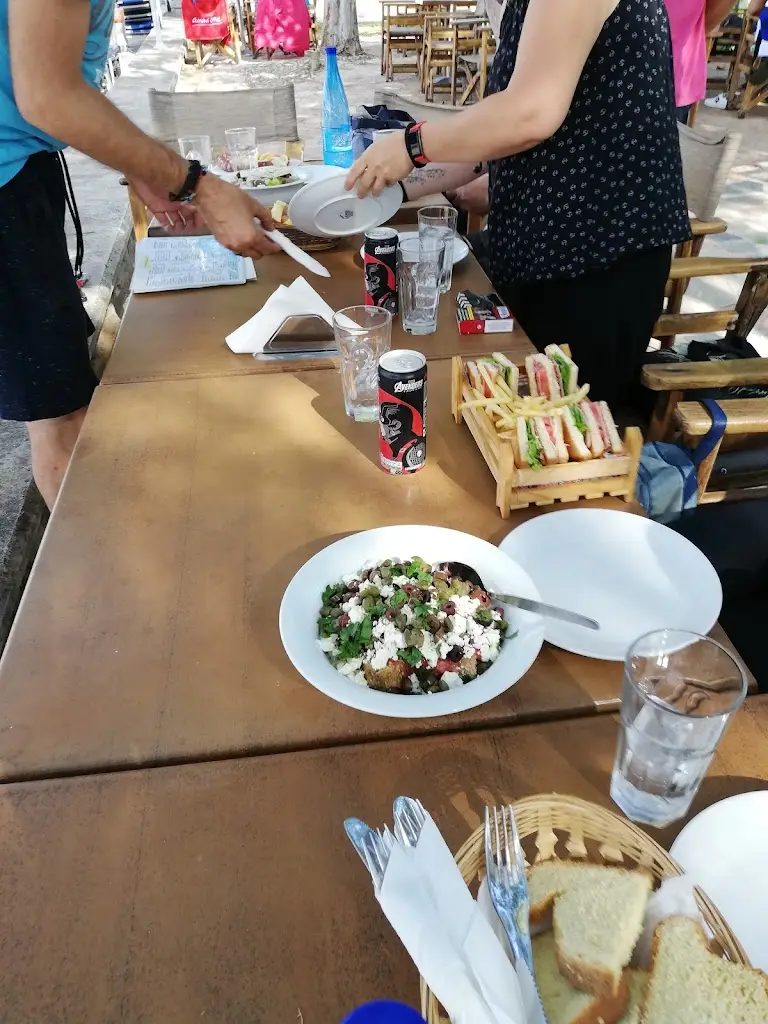 Menü_Kalafatis Galaxidi Beach Bar & Restaurant_Galaxídhion_Bild_8