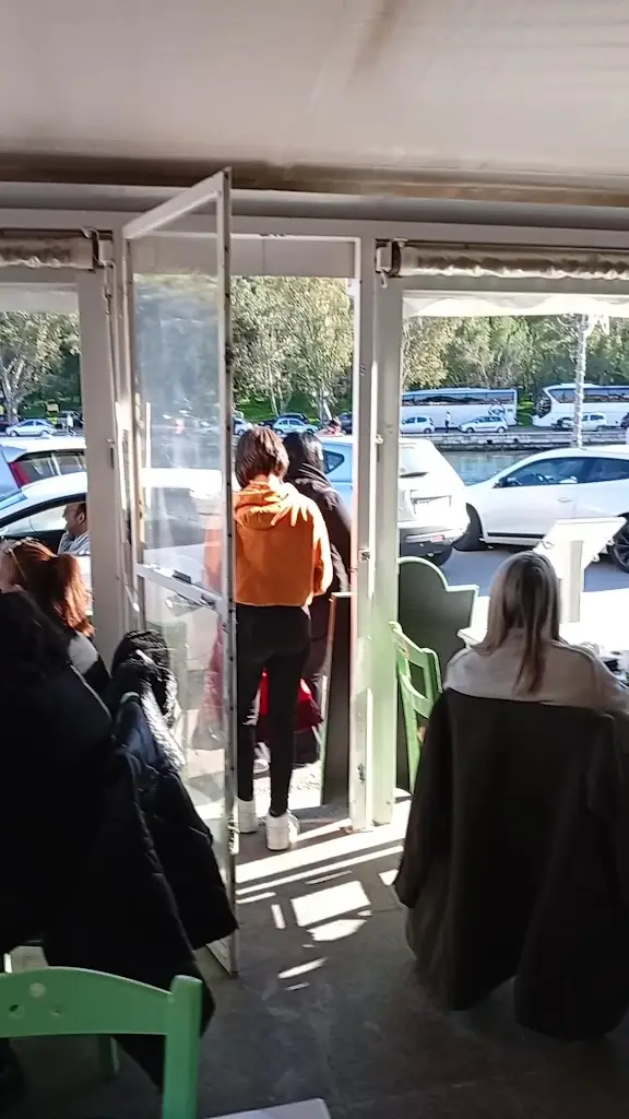 Η Ωραία Ελλάς_Galaxídhion_slider_image_2