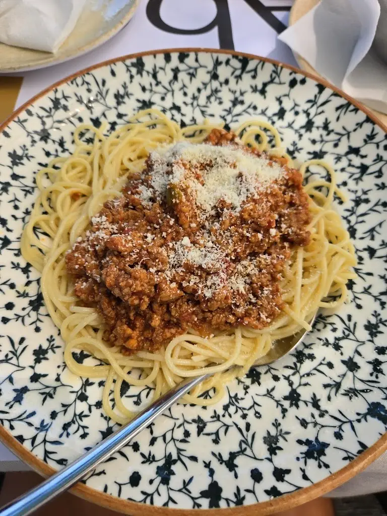 Melinda P_Abona Kamena Vourla_Kaména Voúrla_review