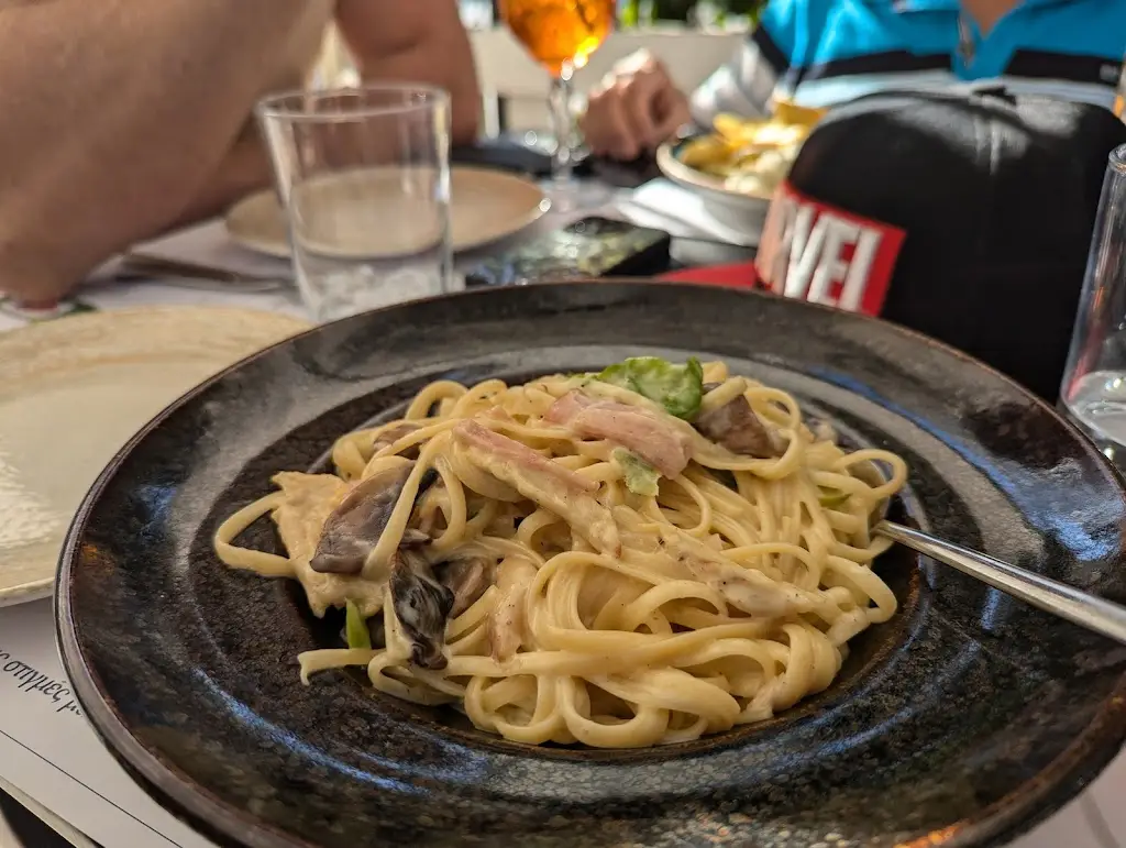 Joeven A._Abona Kamena Vourla_Kaména Voúrla_review