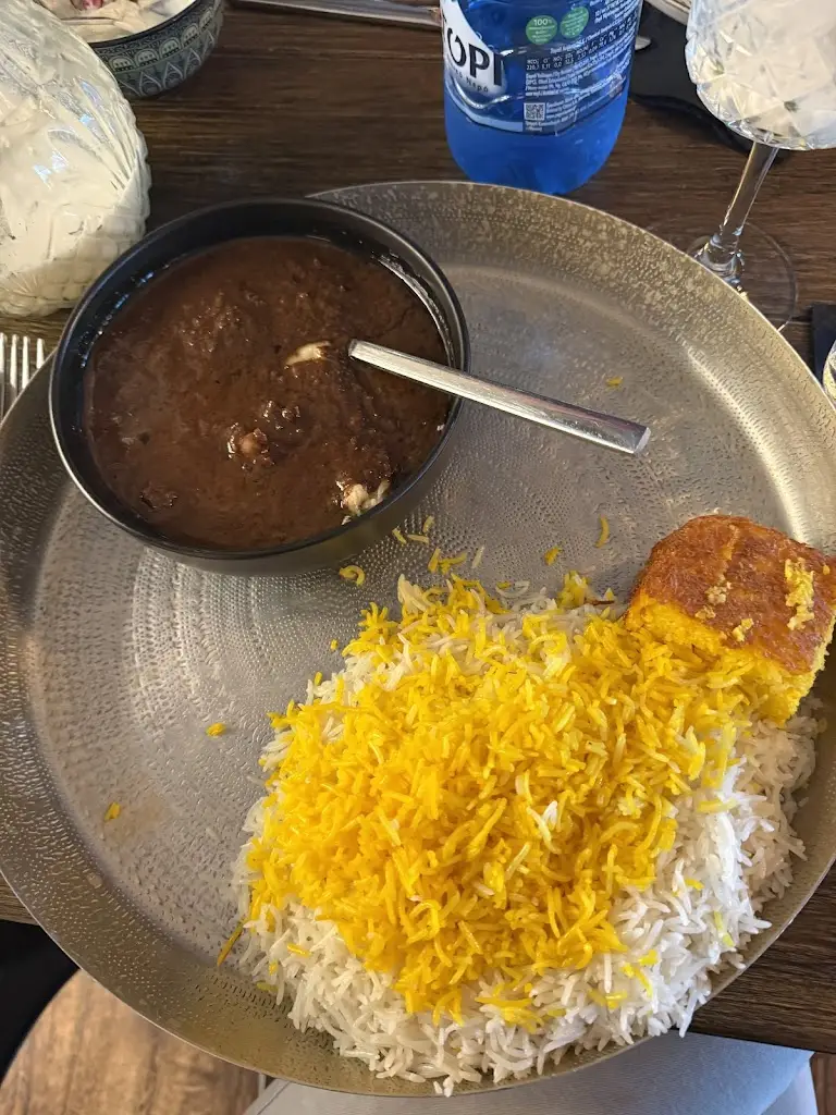 Hiwot Yadesa_Darbari Restaurant_Álimos_Bewertung