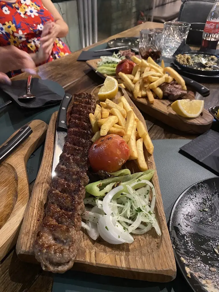 Dim Julio_Darbari Restaurant_Álimos_Bewertung