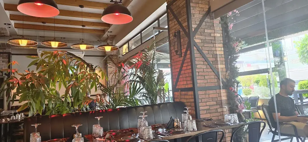 Darbari Restaurant_Álimos_slider_image_3