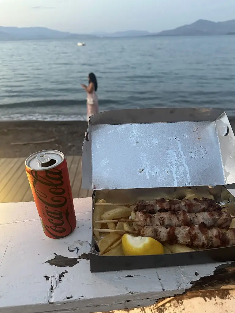 alice_Dionysos Kamena Vourla_Kaména Voúrla_review