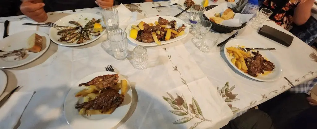 Jonathan Seitanidis_Dionysos Kamena Vourla_Kaména Voúrla_review