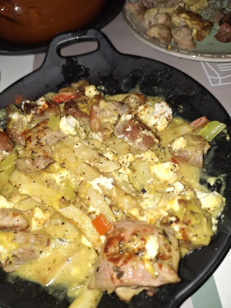 Yiannis Tsekouras_Meze-resto-remeze_Kaména Voúrla_Bewertung