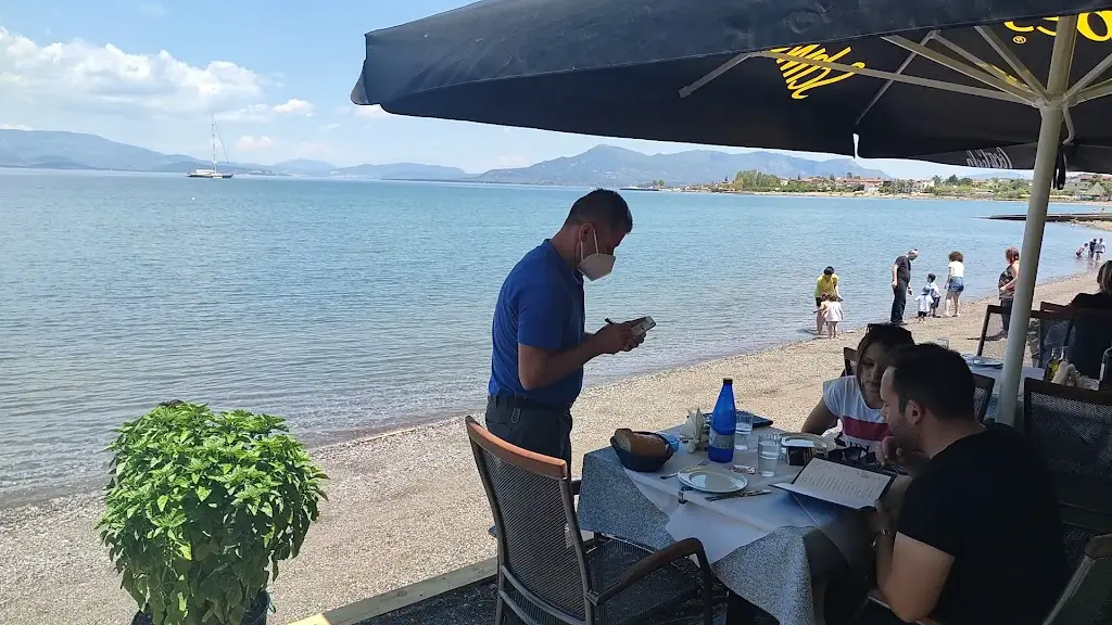 Nostos Fish Restaurant_Kaména Voúrla_slider_image_2