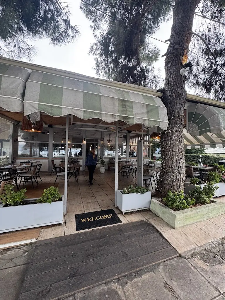 Nutharin Phusitphoykai_Stilvi_Kaména Voúrla_Bewertung