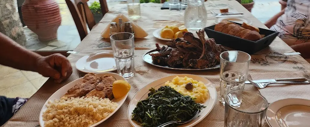 Jonathan Seitanidis_Mouries_Kaména Voúrla_Bewertung