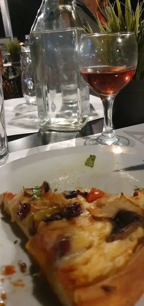 Simeon Cherry_Imioro_Kaména Voúrla_Bewertung