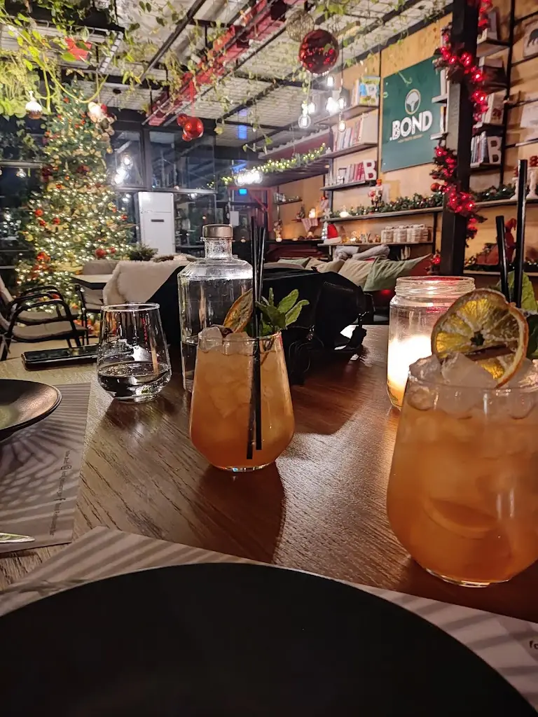 Menü_Bond cafe bar restaurant_Álimos_Bild_7