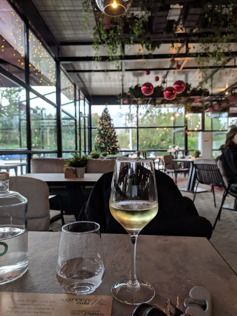 Menü_Bond cafe bar restaurant_Álimos_Bild_8