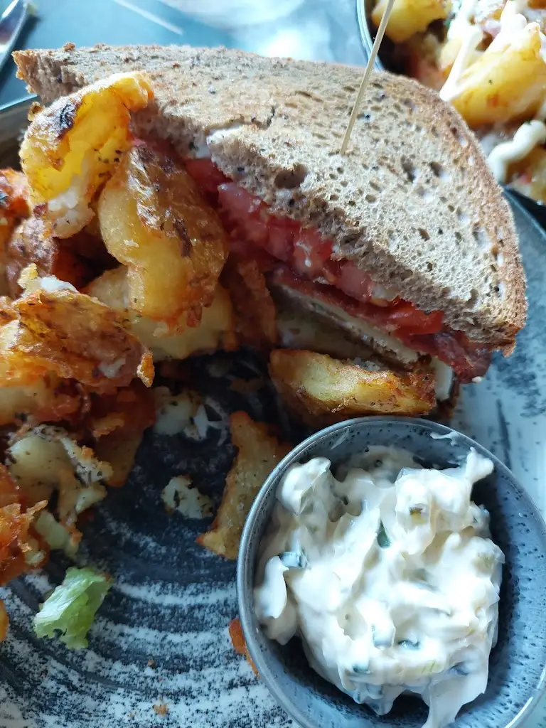 Menü_Bond cafe bar restaurant_Álimos_Bild_9