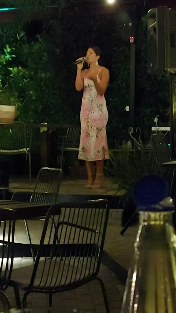 Bond cafe bar restaurant_Álimos_slider_image_2