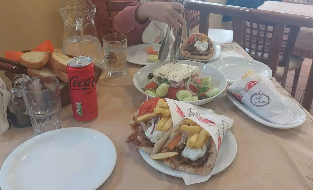 Sophie Bodnar_O Kakos o Lykos_Kaména Voúrla_Bewertung